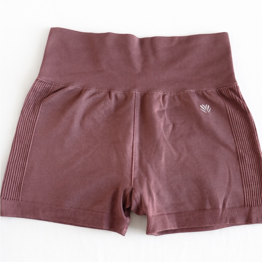 Forever 21 High Waisted Seamless Biker Shorts – Size Medium